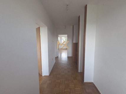 Piękny dom w zabudowie szeregowej/Oporów