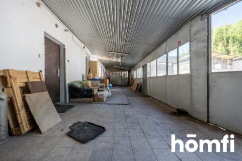 Przestronny obiekt z lokalami usługowymi 650 m2