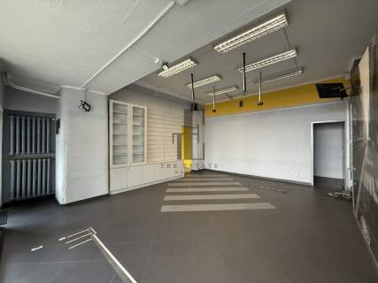 Lokal z witryną w centrum
