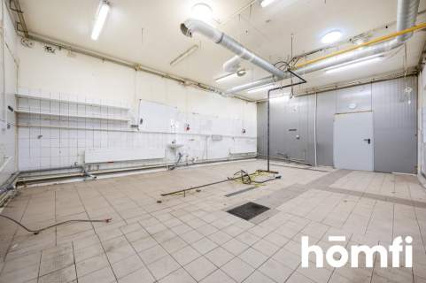 Przestronny obiekt z lokalami usługowymi 650 m2