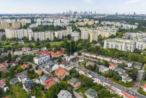 Działka z domem do remontu Metro cicha okolica