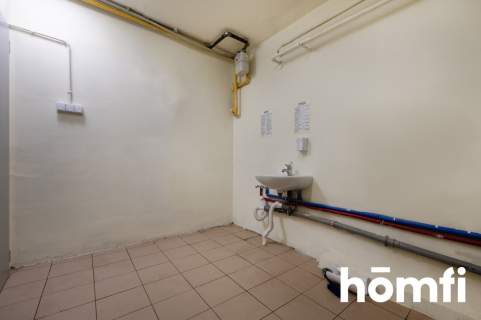 Przestronny obiekt z lokalami usługowymi 650 m2