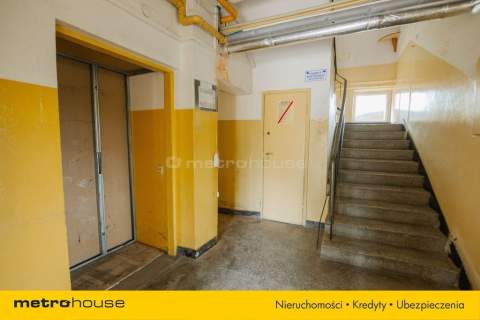 Obiekt biurowo-produkcyjny 930 m ,działka 4561 m