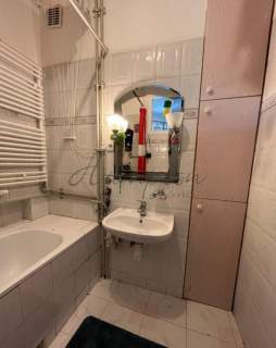 APARTAMENT w PRZEDWOJENNEJ kamienicy -Stara Praga