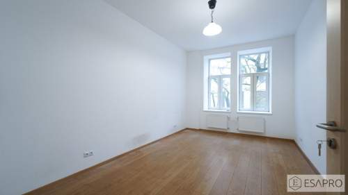 BIURO-PODZIAŁ NA GABINETY-ŚRÓDMIEŚCIE-110 m2