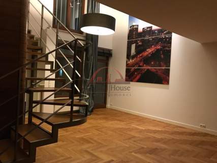Apartament 2-poziomowy przy Łazienkach Królewskich
