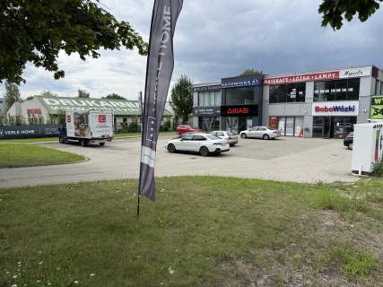 Duży parking, witryny 120-180m2 biura , sklep