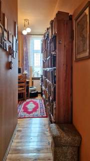 5 pokojowe w kamienicy, balkon, piwnica