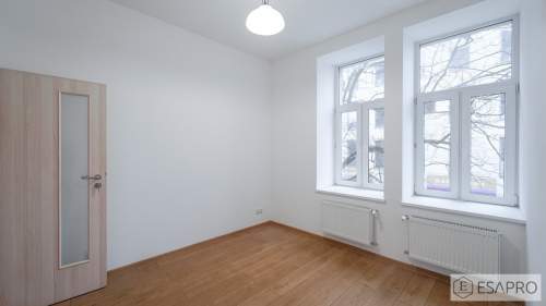 BIURO-PODZIAŁ NA GABINETY-ŚRÓDMIEŚCIE-110 m2