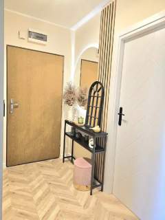 3 pokoje, 51.60m2, balkon, I piętro, po remoncie, Os. Korcza
