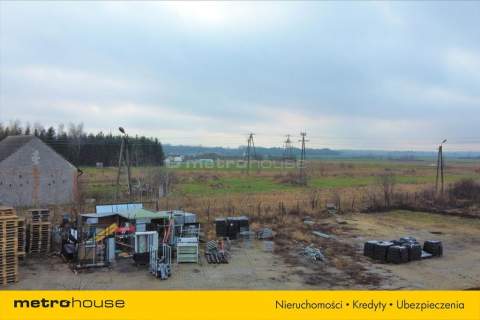 Działka usługowa o pow. 4609 m2 w centrum Serocka.