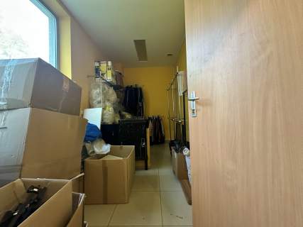 Osiedle Sztuk Pięknych lokal z witryną
