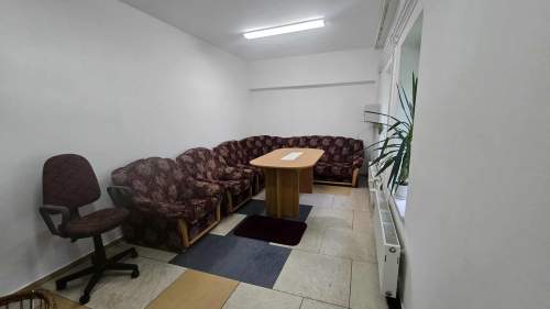 Biuro z zapleczem socjalnym do wynajęcia w Harbutowicach.