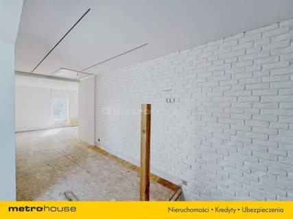 Piękny dom na wsi po remoncie z ogrodem i tarasem 