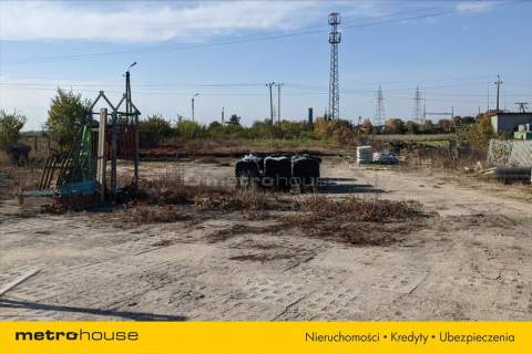 Działka usługowa o pow. 4609 m2 w centrum Serocka.