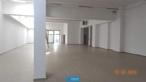 Lokal handlowy usługowy parter parking klima