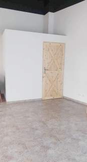 Lokal usługowo-handlowy w nowoczesnym obiekcie 