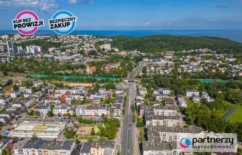 Lokal z witrynami podzielony na 2  Gdynia Orłowo