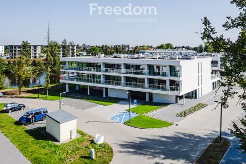 Marina Iława lokal usługowy nad brzegiem Jezioraka