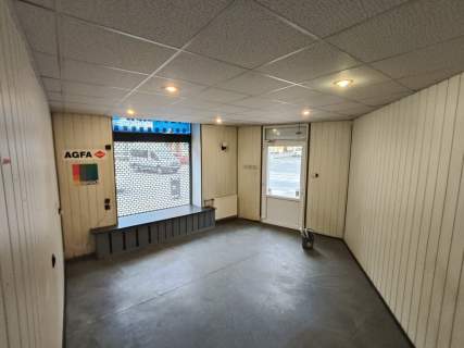 Nowa cena -lokal narożny o pow. 60,62 m2 z witryną