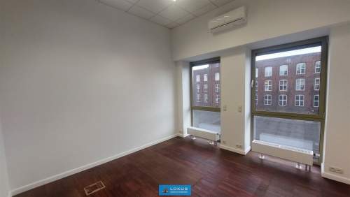 Biuro 79 m2, 3 pokoje, parking, klimatyzacja