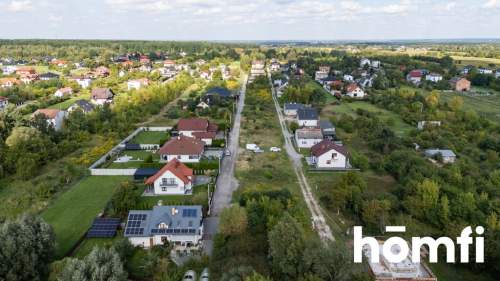 Wygodna działka z mediami, pod budowę domu