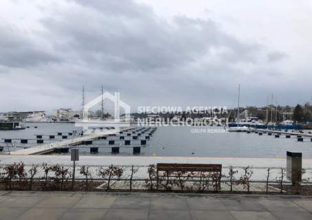 Top lokal w Marinie z widokiem w pierwszej linii 