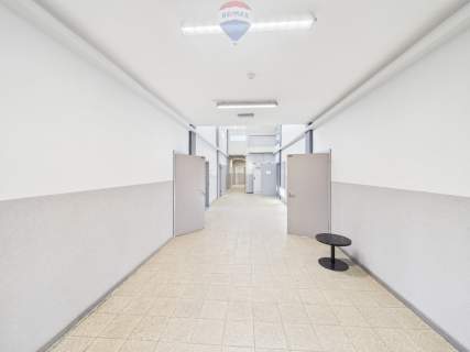 Biuro 41,6 m z windą i parkingiem   Rybnik