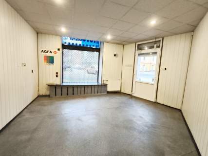Nowa cena -lokal narożny o pow. 60,62 m2 z witryną