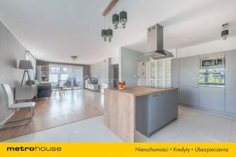 PETRYKOZY-przestronny dom 215 m2 z działką 848 m2.
