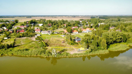 Działka blisko Kołobrzegu z widokiem na jezioro