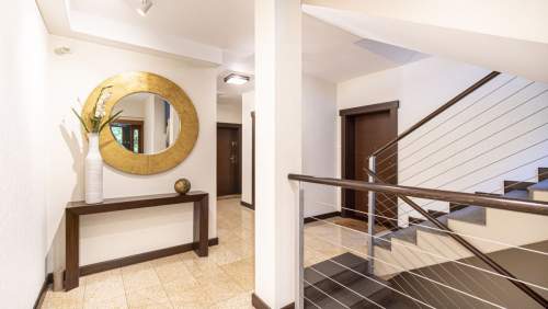 Apartament w nowoczesnej willi blisko morza