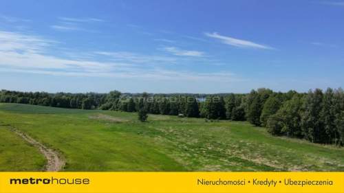 Działka z linią brzegową przy jeziorze Sołtmany.