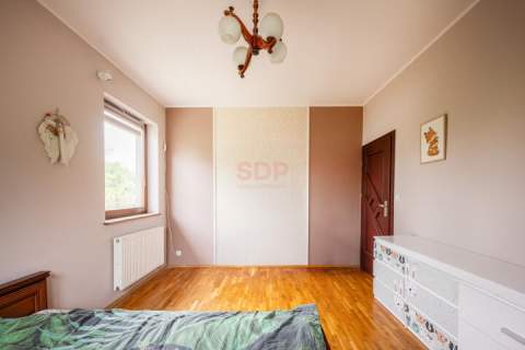 Dom z piękną i dużą działką 4000 m2 - Wrocław