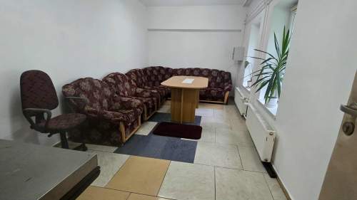 Biuro z zapleczem socjalnym do wynajęcia w Harbutowicach.