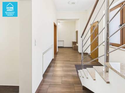 Obiekt komercyjny 437 m na działce 2226 m2