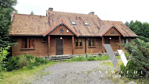 Mazury - dom z dwoma mieszkaniami 
