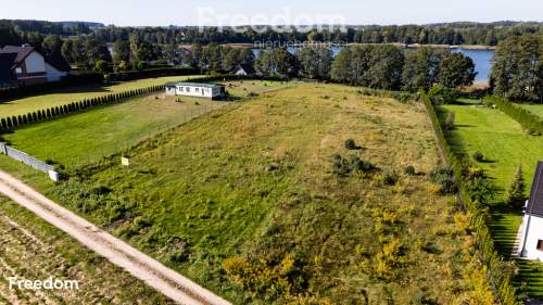 Działka z linią brzegową pod budowę domu