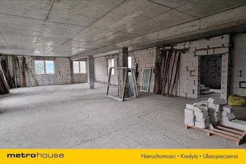 Obiekt około 1800m2 biurowo-usługowo-mieszkalny