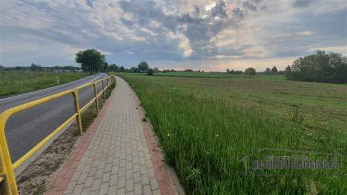 Działka siedliskowa ok. 1 km od Jeziora Pile