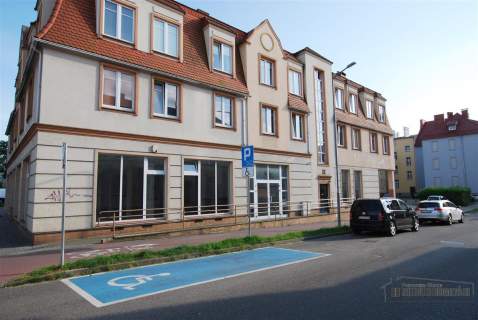Do wynajęcia duży lokal handlowy blisko centrum