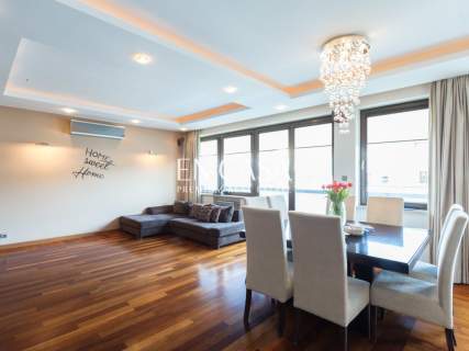 Dwupoziomowy apartament Duże tarasy