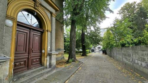 Na sprzedaż PIĘTRO przedwojennej WILLI w centrum