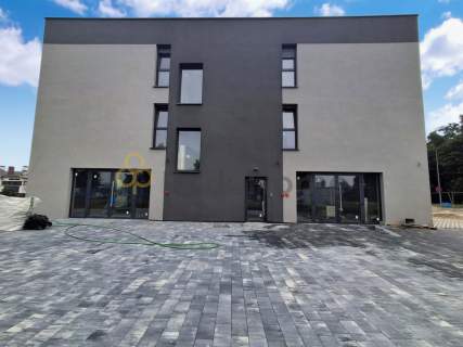 DO WYNAJĘCIA przestronny lokal na parterze 161m2