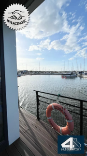 Dom na wodzie Houseboat