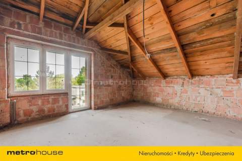 PETRYKOZY-przestronny dom 215 m2 z działką 848 m2.