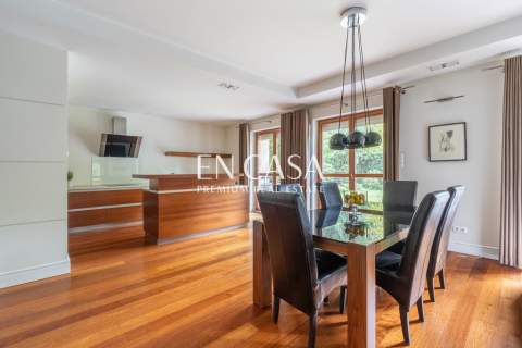 Wilanów Wysoki Apartament z dużym ogrodem