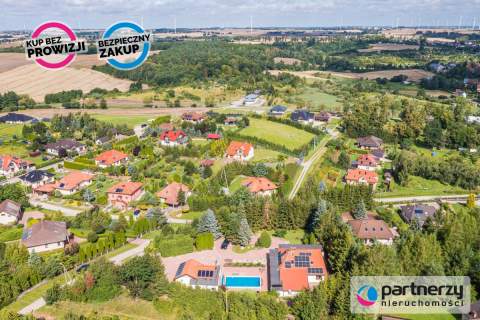 Dom z basenem 309m2 na dużej działce Dzierzgoń, po