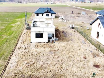 DOM WOLNOSTOJĄCY Z PODDASZEM UŻYTKOWYM W TRAKCIE BUDOWY