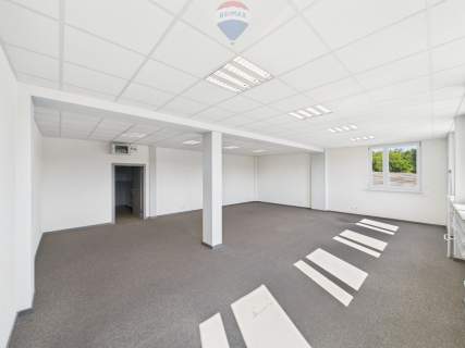 Biuro 70,7 m z windą i parkingiem   Rybnik